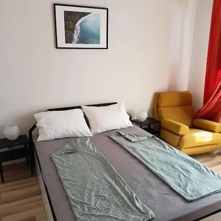 Welcome To Daisy Sunny Place!