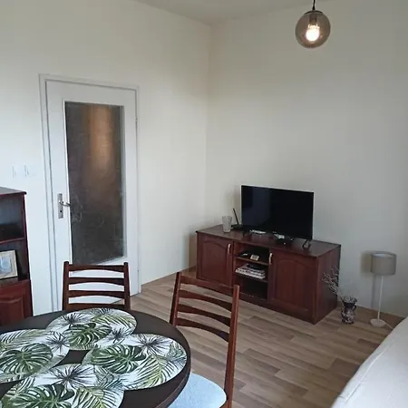 Apartment Welcome To Daisy Sunny Place!